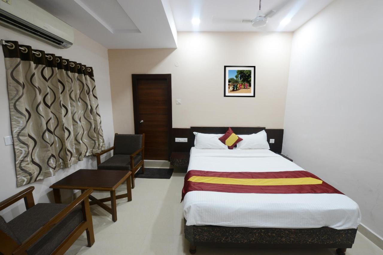Dwaraka Inn Visakhapatnam Esterno foto