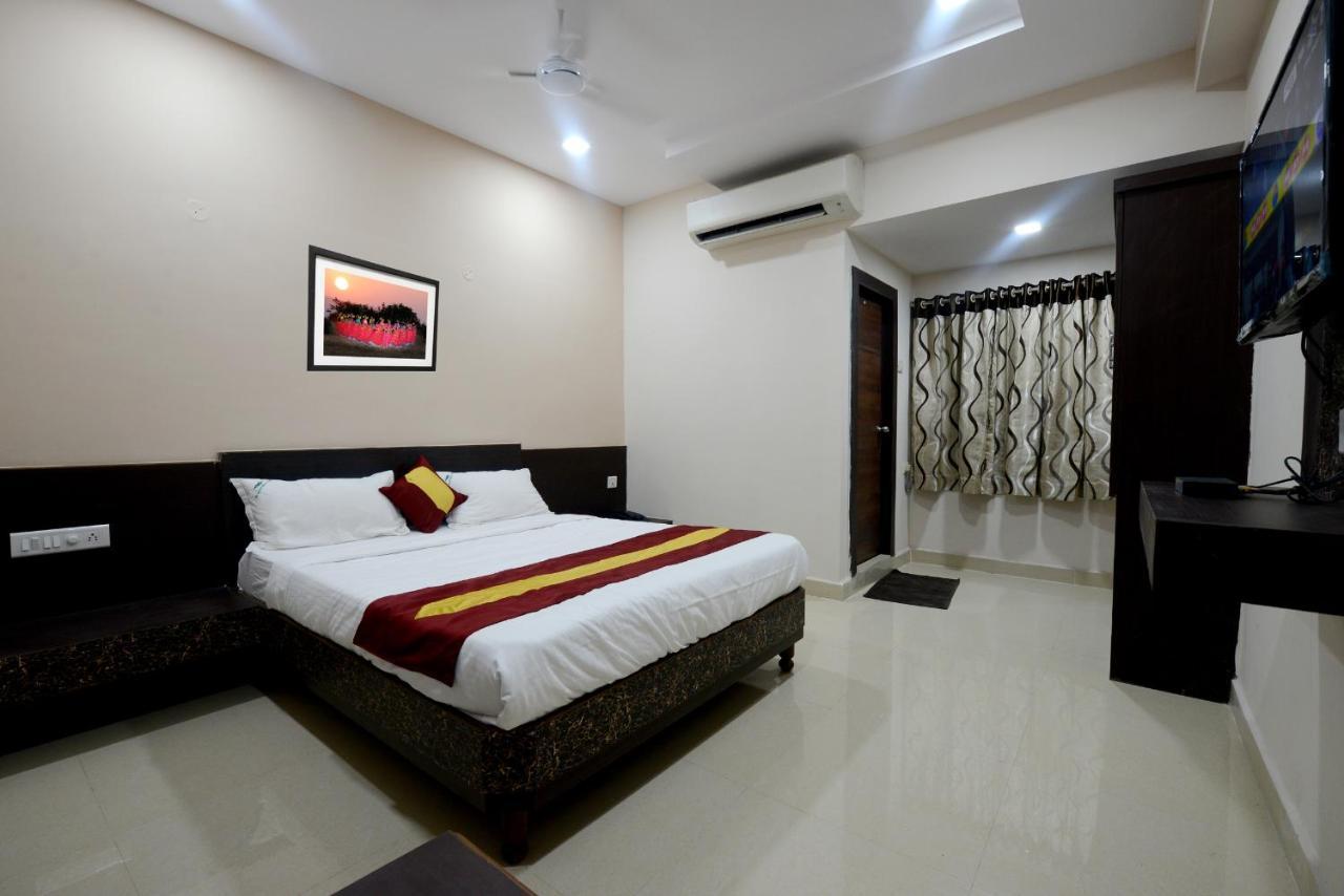 Dwaraka Inn Visakhapatnam Esterno foto